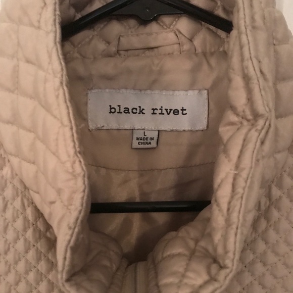 Light weight gold vest - Picture 2 of 4